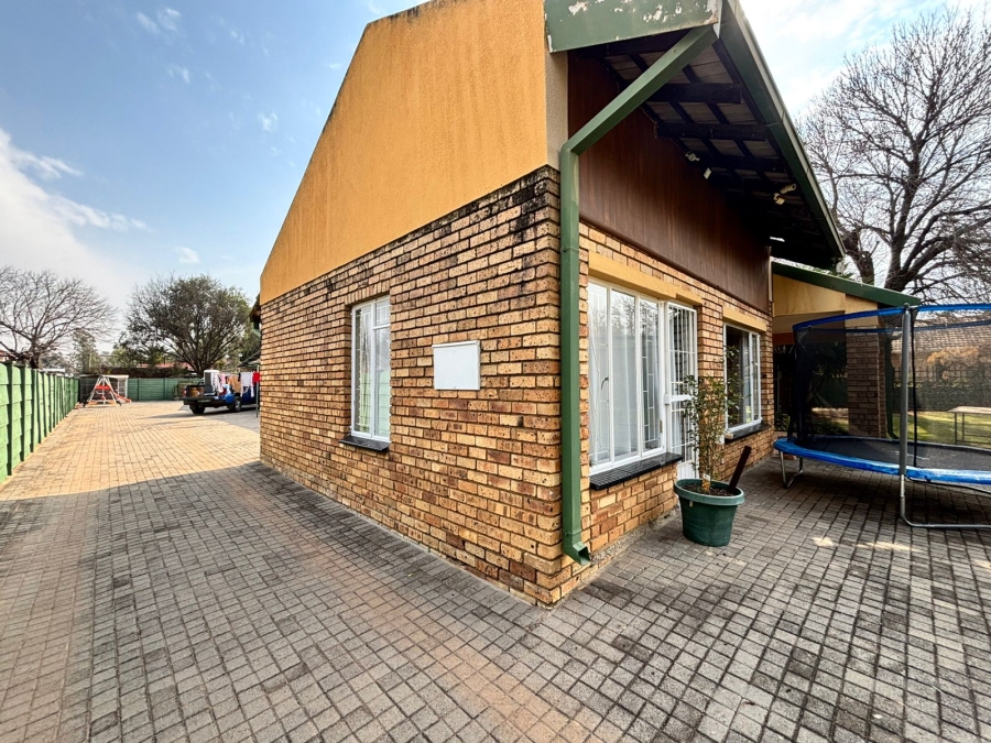 3 Bedroom Property for Sale in Flimieda North West
